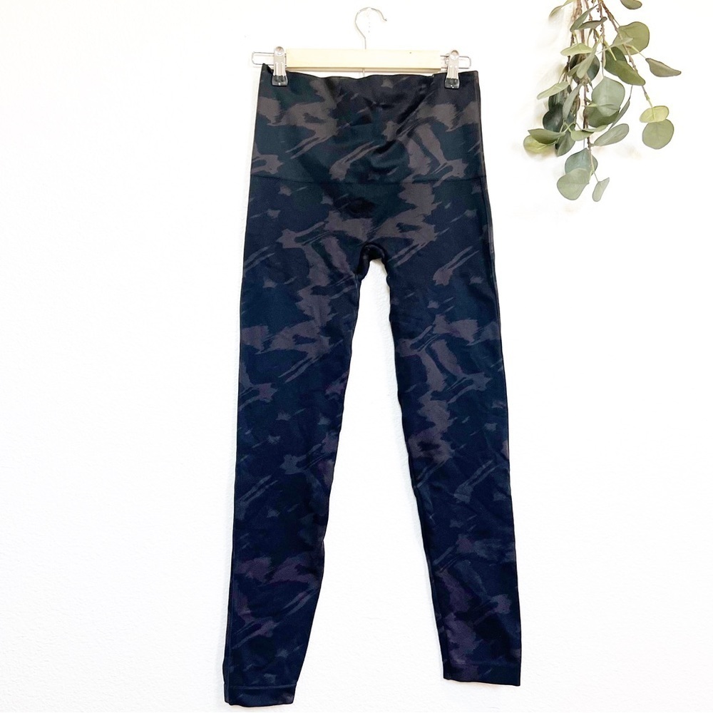 SPANX- Abstract Camo Seamless Leggings XL